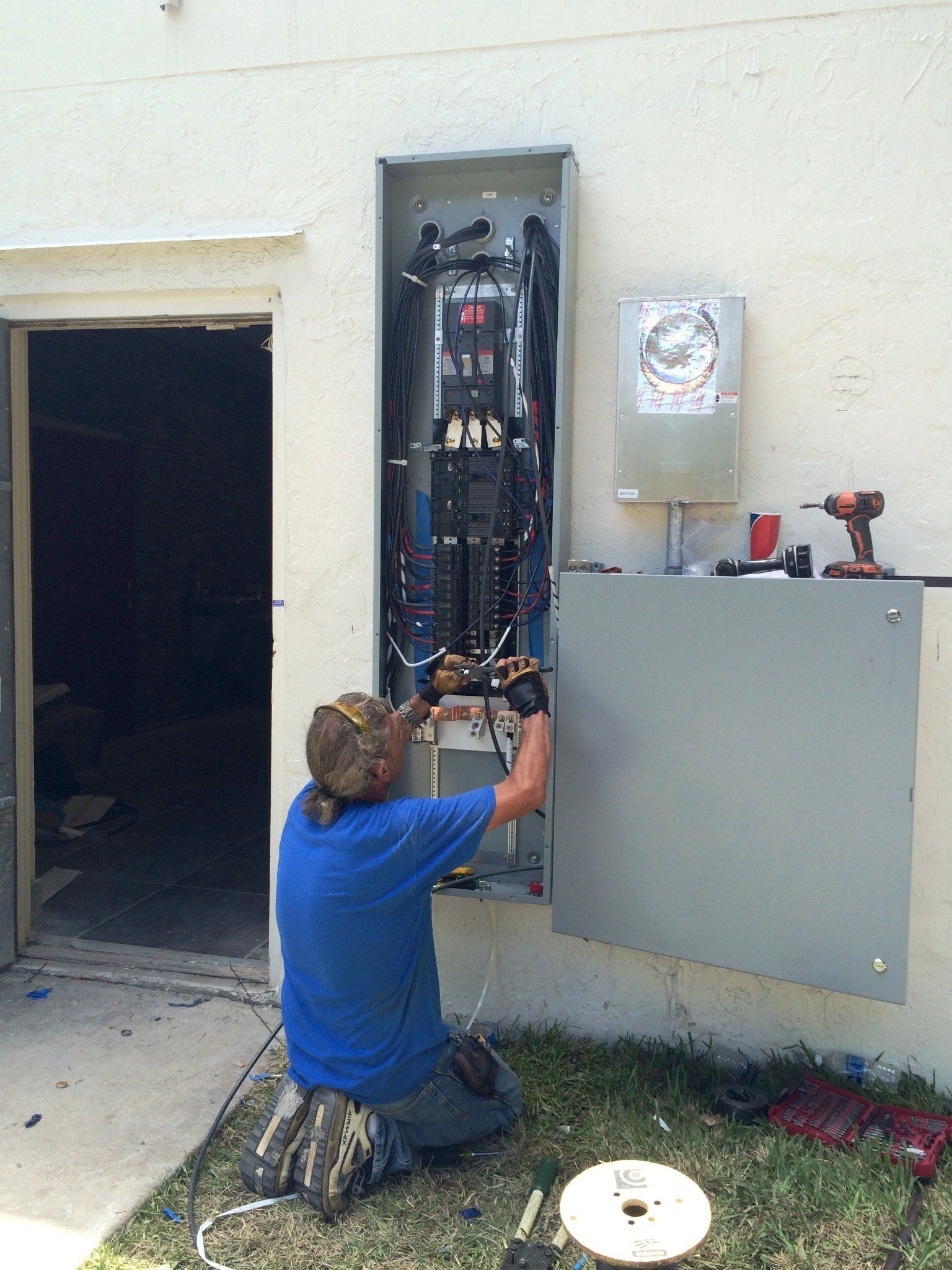 Exterior electrical service work